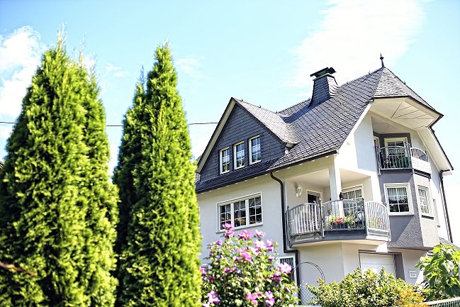 Unser Haus mit der Ferienwohnung Moselblick